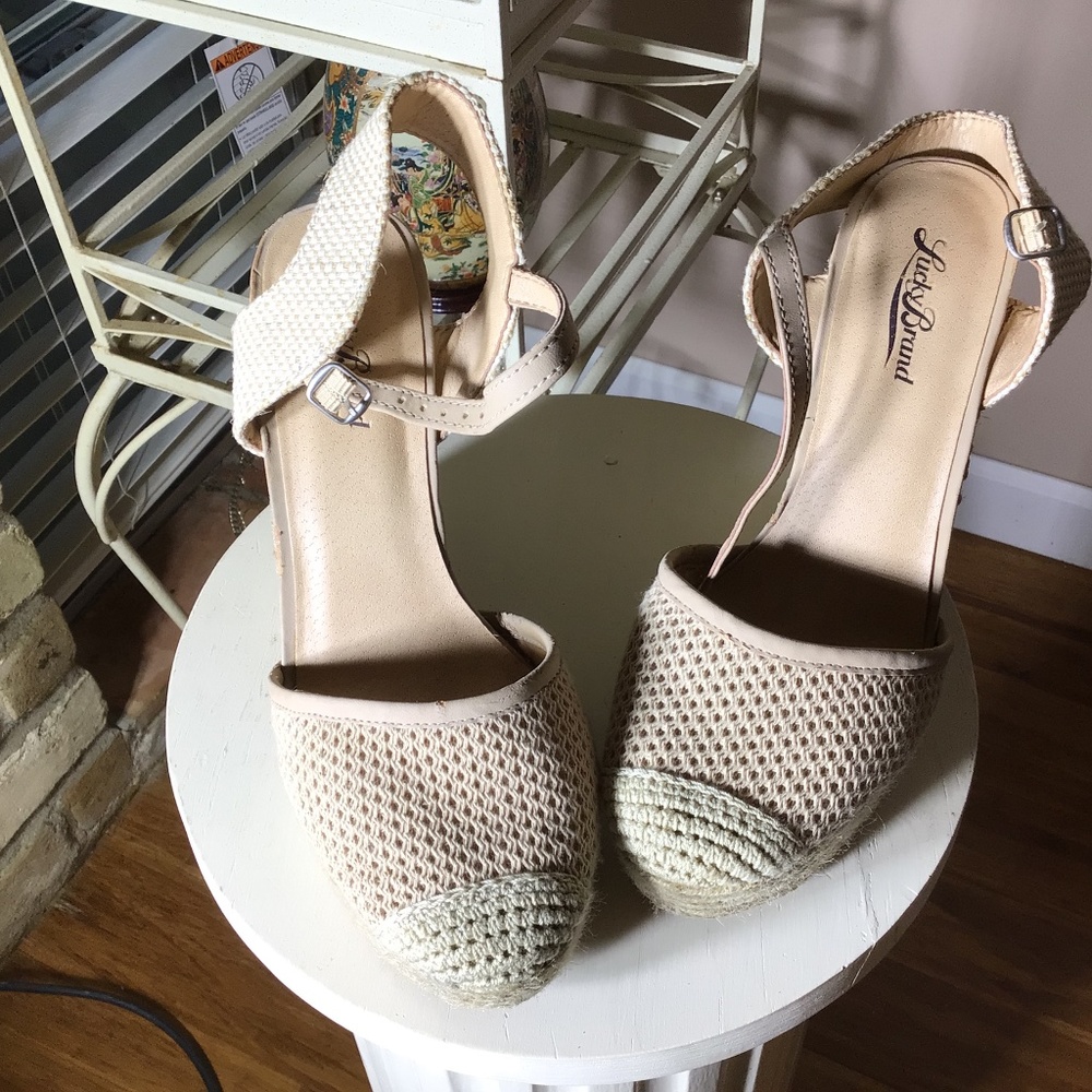 Lucky Brand 7 1/2 Platform Shoe with multi light beige/cream tones